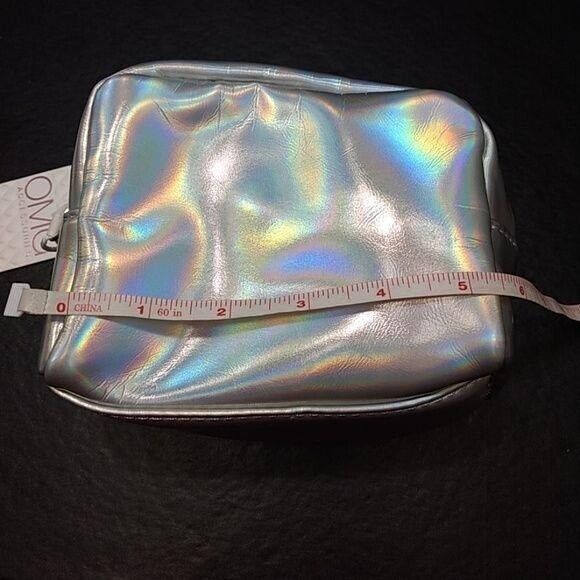 OMG shimmery unicorn makeup bag - Picture 4 of 7